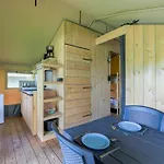 Semesterbostad Safaritent 4 *